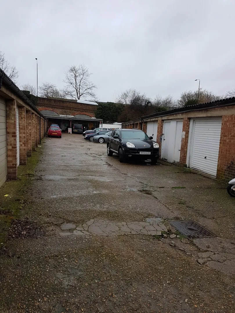 Alfa Craft — Alfa Romeo dealer in London