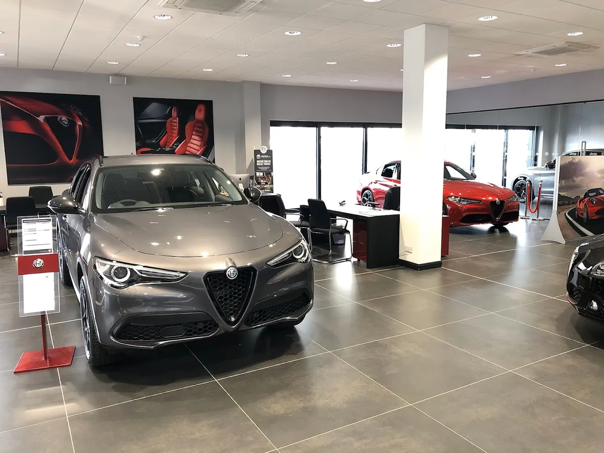 Alfa Romeo Thames Slough photo 2