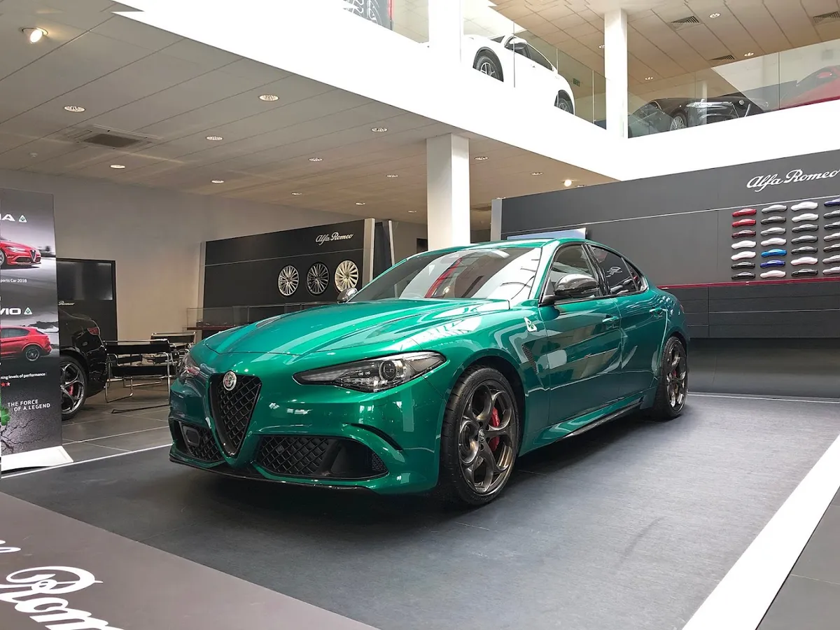 Alfa Romeo Thames Slough photo 3