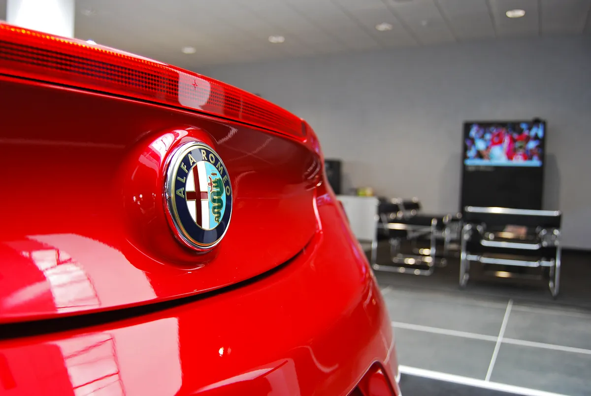 Alfa Romeo Thames Slough photo 8