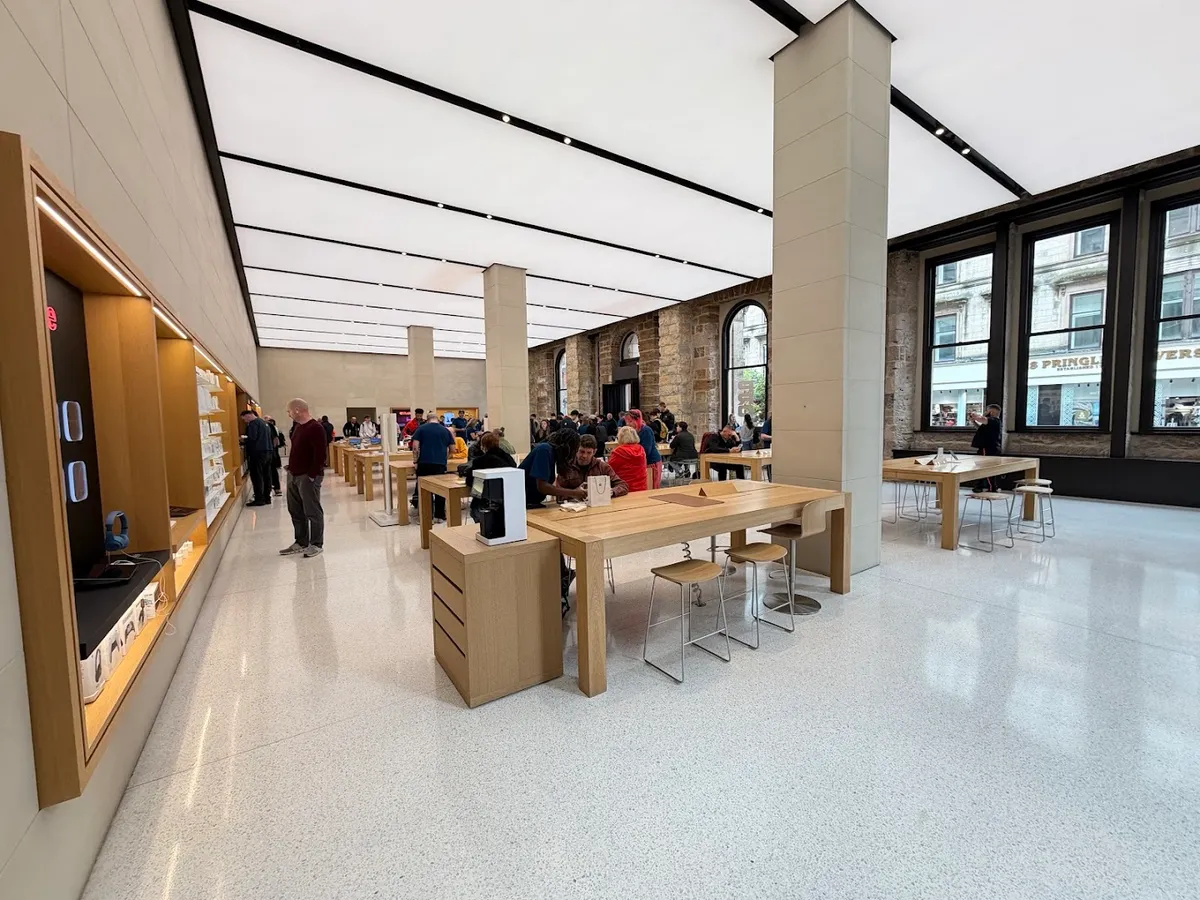 Apple Glasgow photo 4