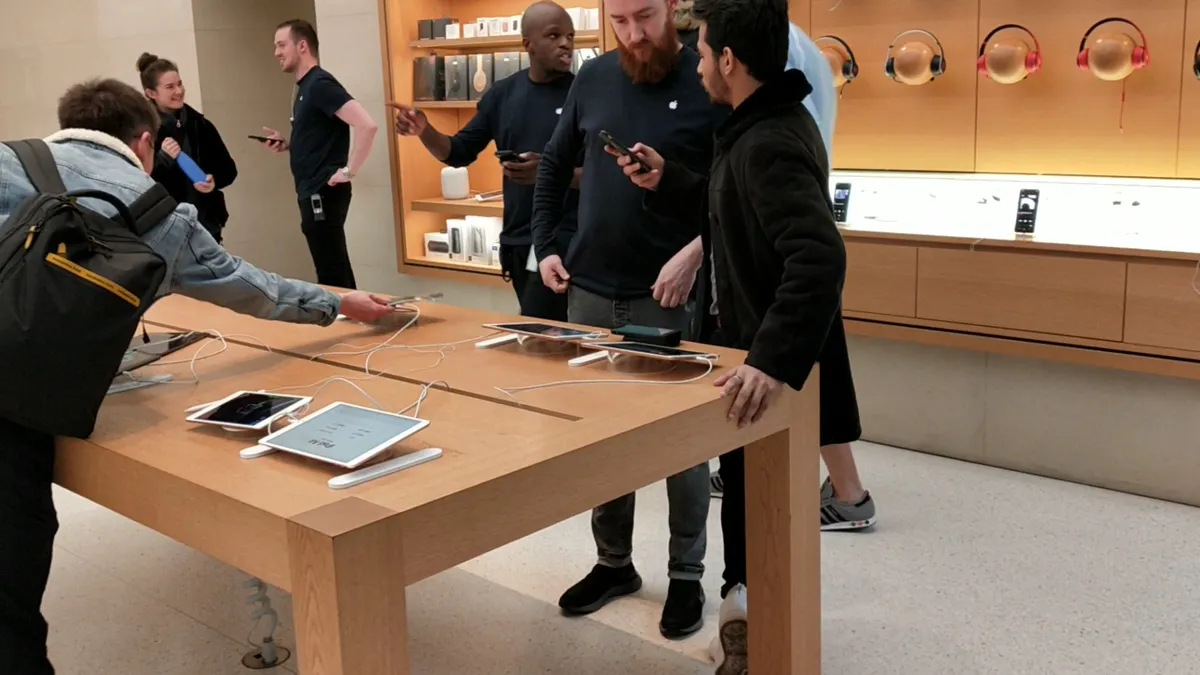 Apple Glasgow photo 8