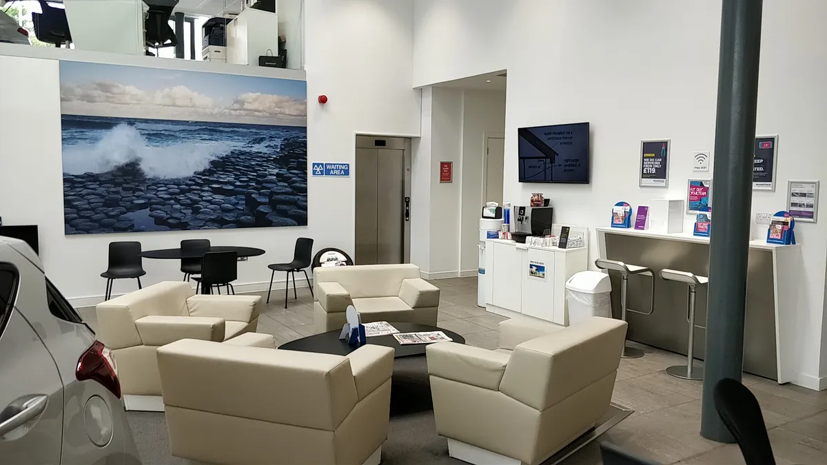 Arnold Clark Glasgow Alexandra Parade Hyundai photo 10