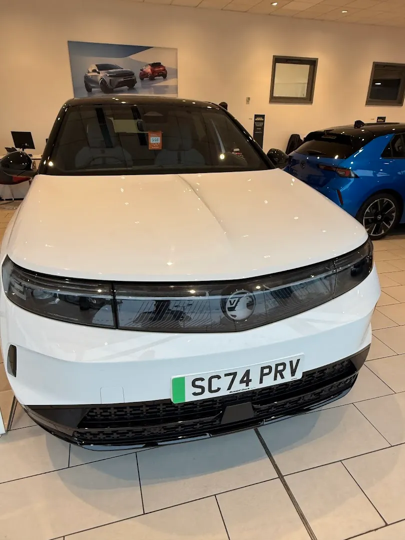 Arnold Clark Glasgow Garscube Road Vauxhall / Leapmotor photo 2