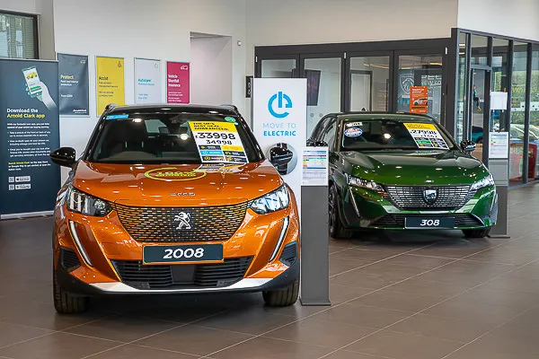 Arnold Clark Glasgow Hamilton Road Peugeot photo 3