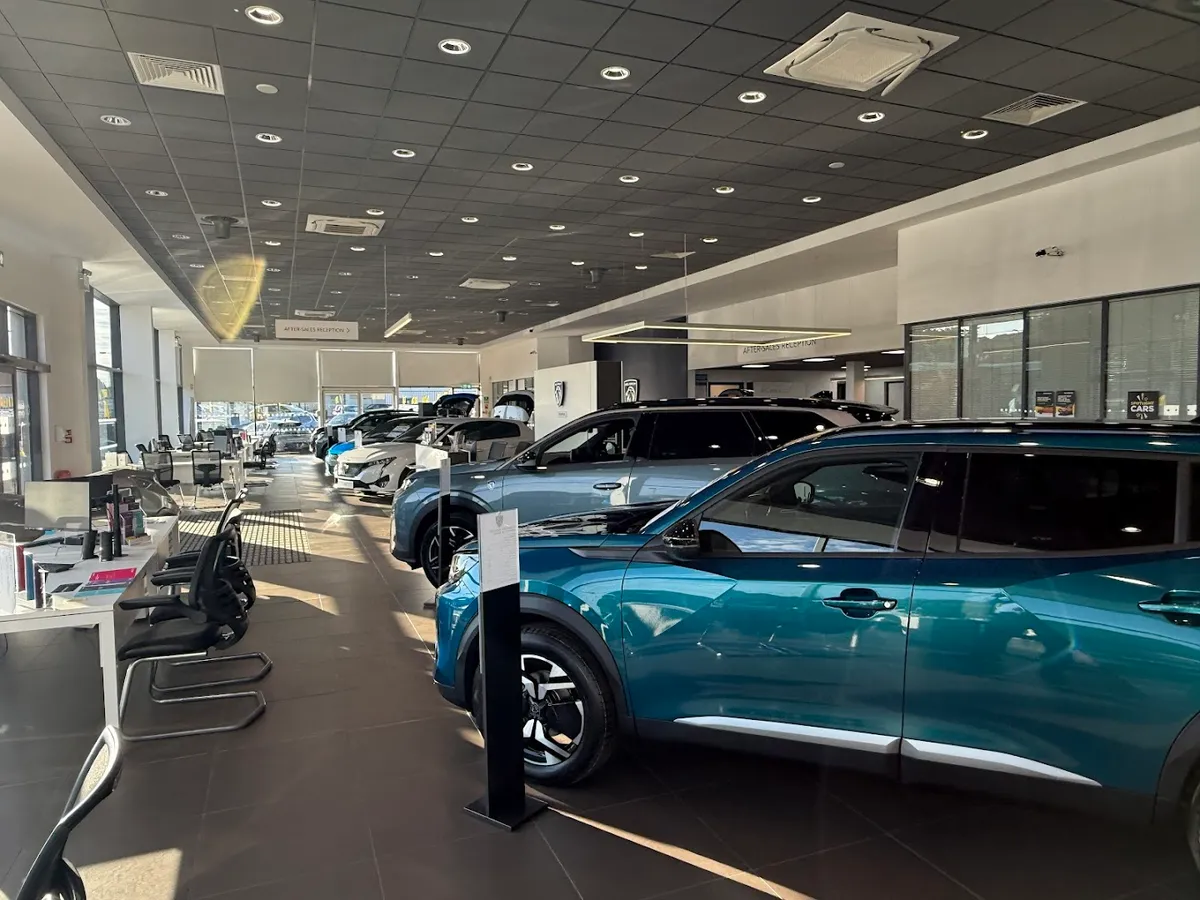 Arnold Clark Glasgow Hamilton Road Peugeot photo 8