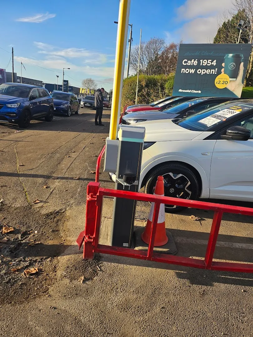 Arnold Clark Glasgow Hamilton Road Peugeot photo 9