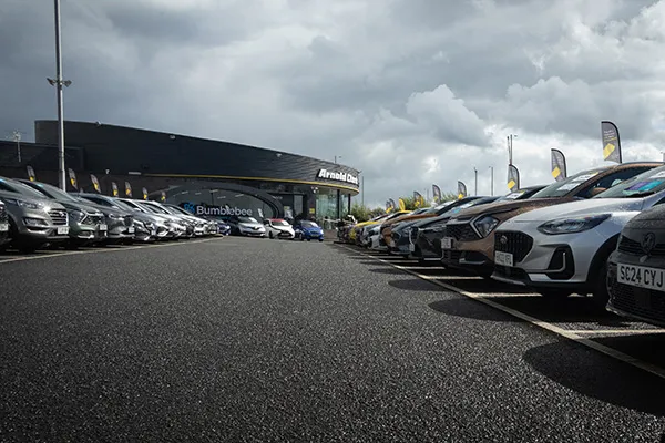 Arnold Clark Glasgow London Road Motorstore / Vanstore photo 2