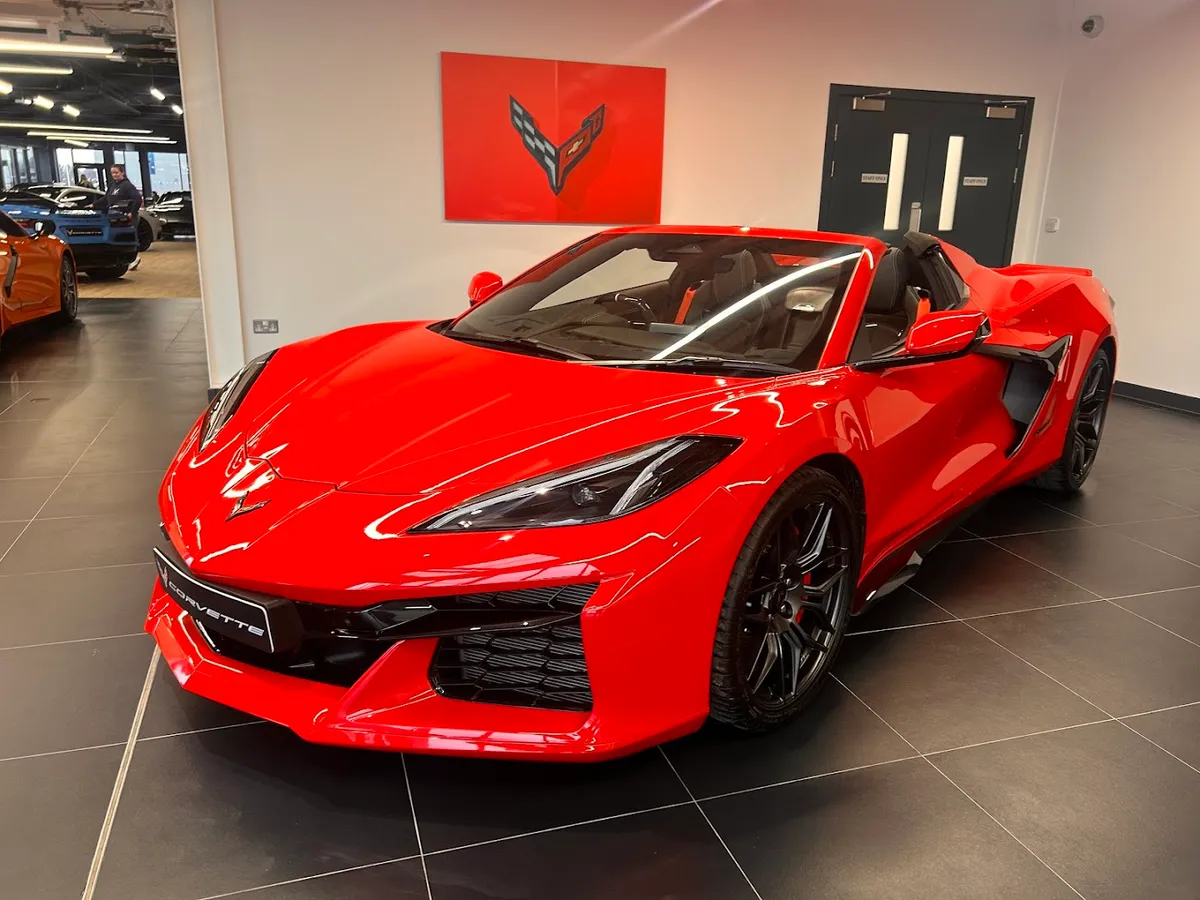 Arnold Clark Glasgow London Road Motorstore / Vanstore photo 3