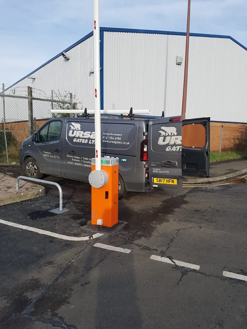 Arnold Clark Glasgow Vanstore photo 9