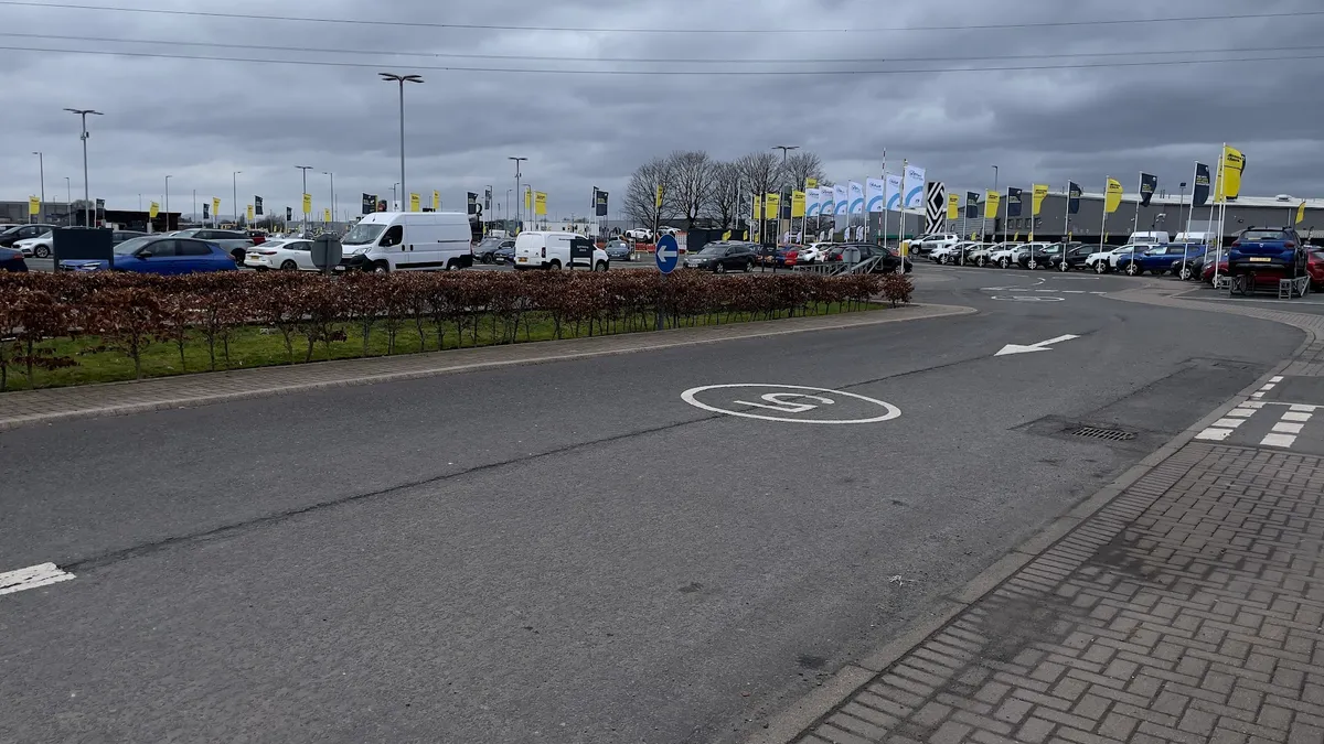 Arnold Clark Hillington Renault photo 7