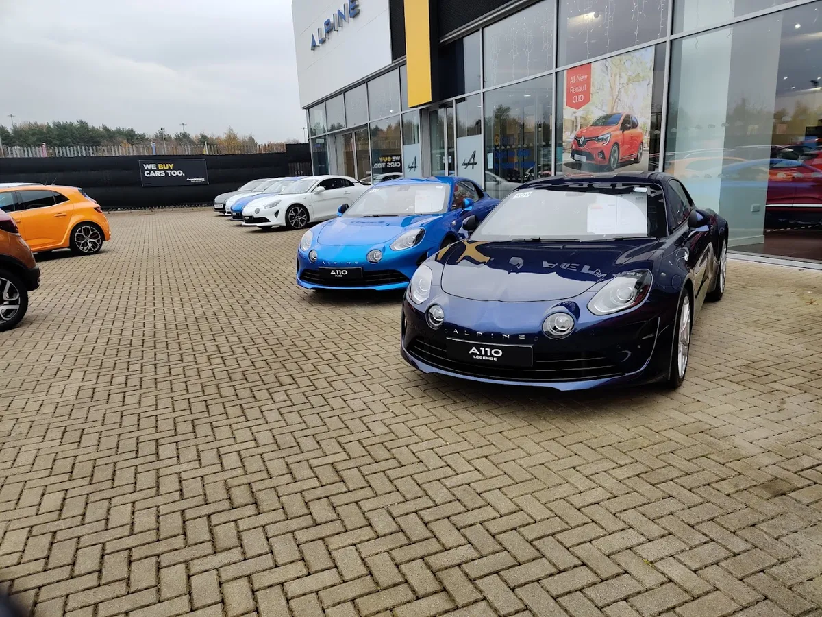 Arnold Clark Hillington Renault photo 10