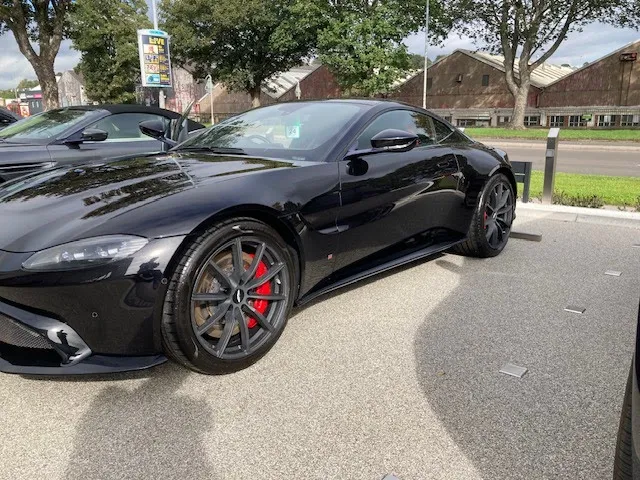 Aston Martin Leeds photo 5