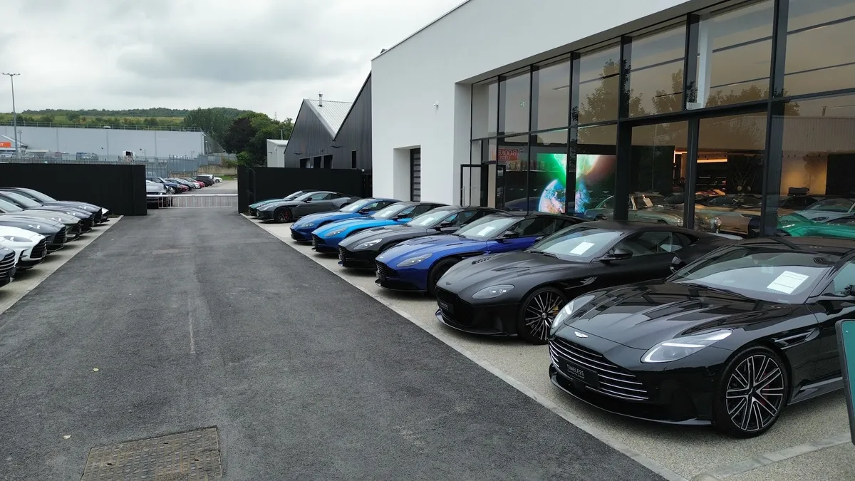 Aston Martin Leeds photo 9
