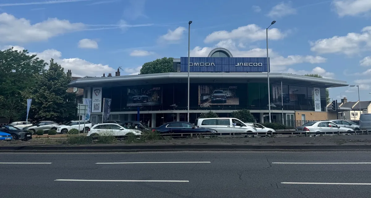 Auto West London OMODA & JAECOO — Car dealer in London