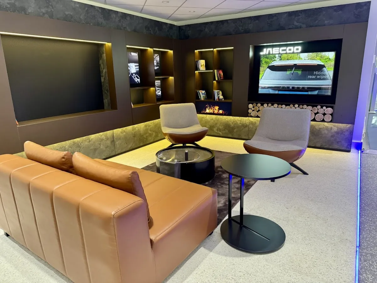 Auto West London OMODA & JAECOO photo 10