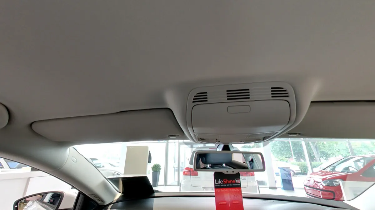 Caffyns Volkswagen Brighton photo 7