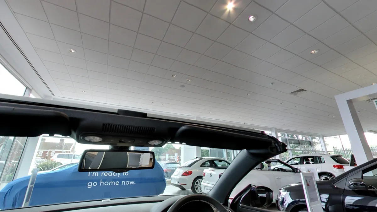 Caffyns Volkswagen Brighton photo 9