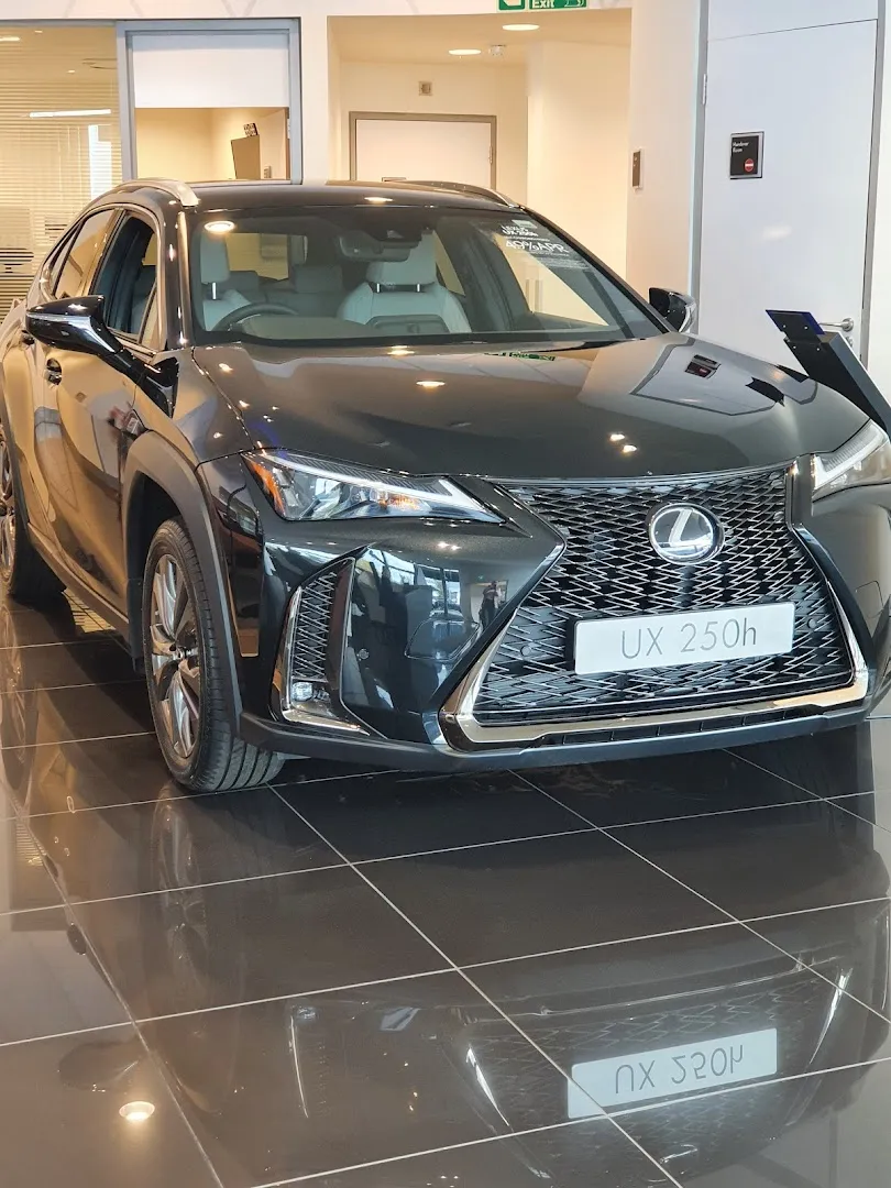 Charles Hurst Usedirect Belfast photo 8