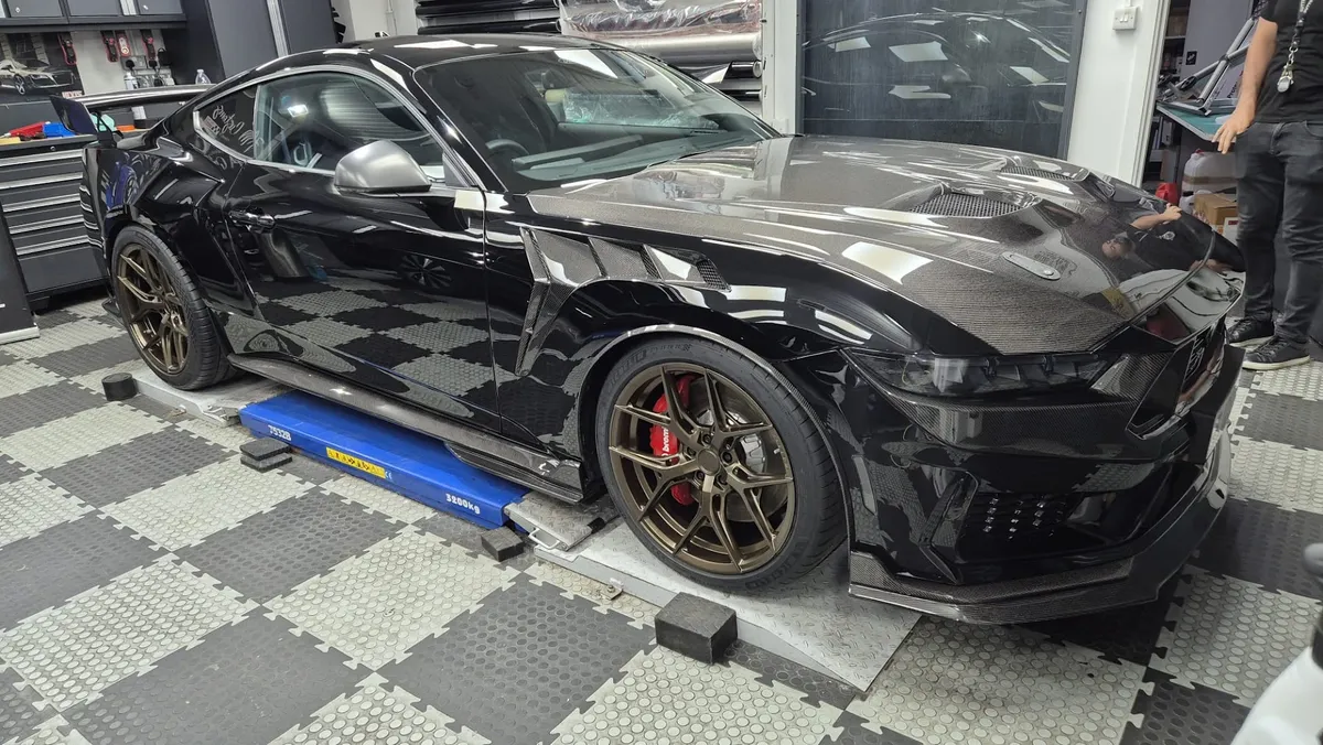 Clive Sutton - Luxury Car Dealer UK photo 2