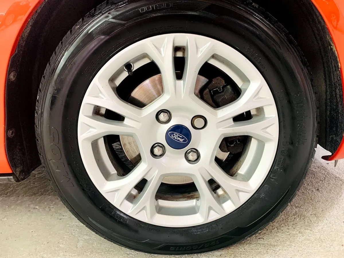 Derbyshire Elite Car Sales photo 3