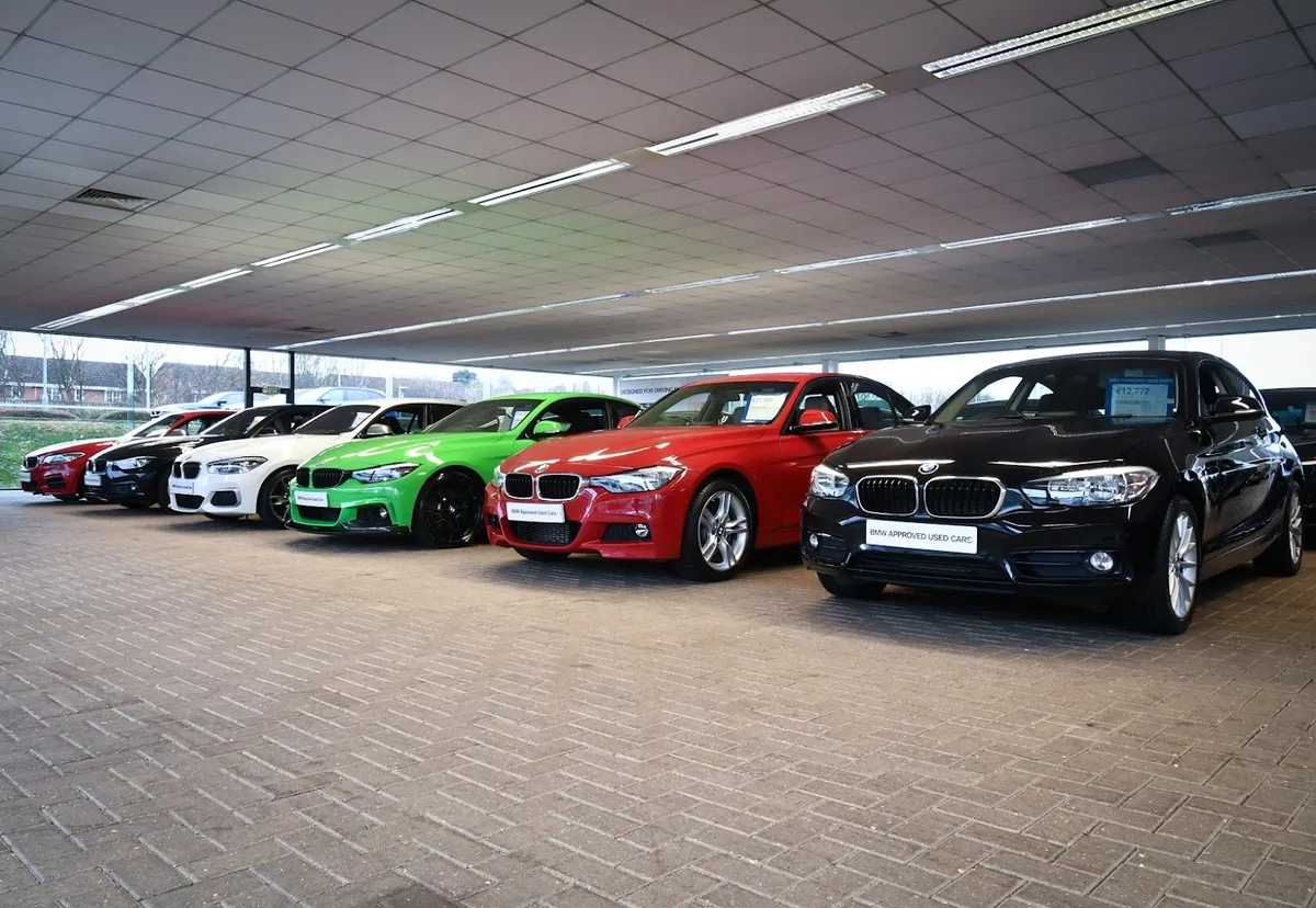 Dick Lovett BMW Swindon photo 3