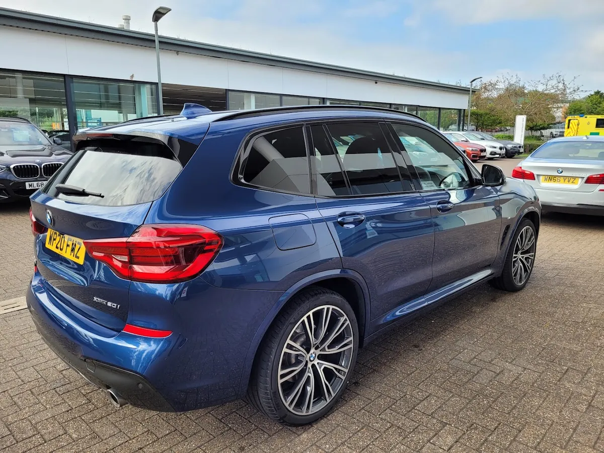 Dick Lovett BMW Swindon photo 8