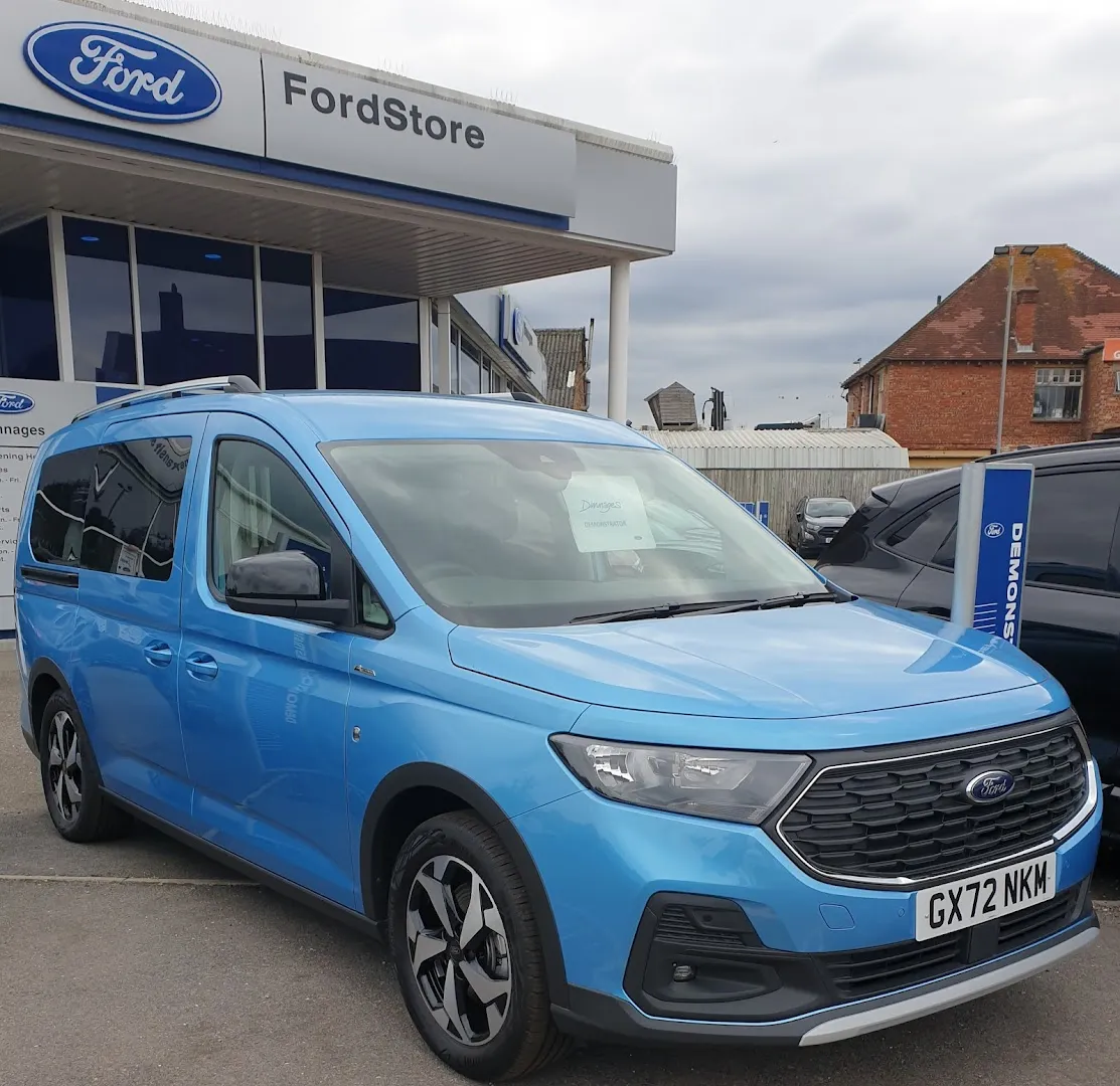 Dinnages Ford Brighton — Ford dealer in Brighton