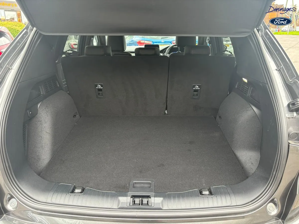 Dinnages Ford Brighton photo 6