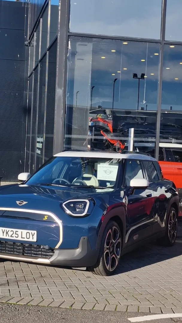 Douglas Park BMW Edinburgh photo 9