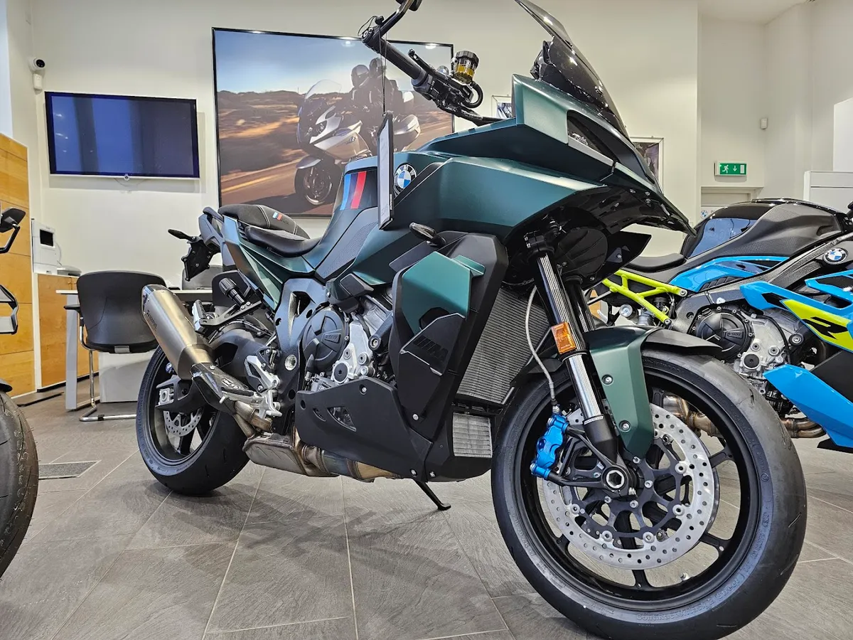 Douglas Park BMW Pinkston photo 4