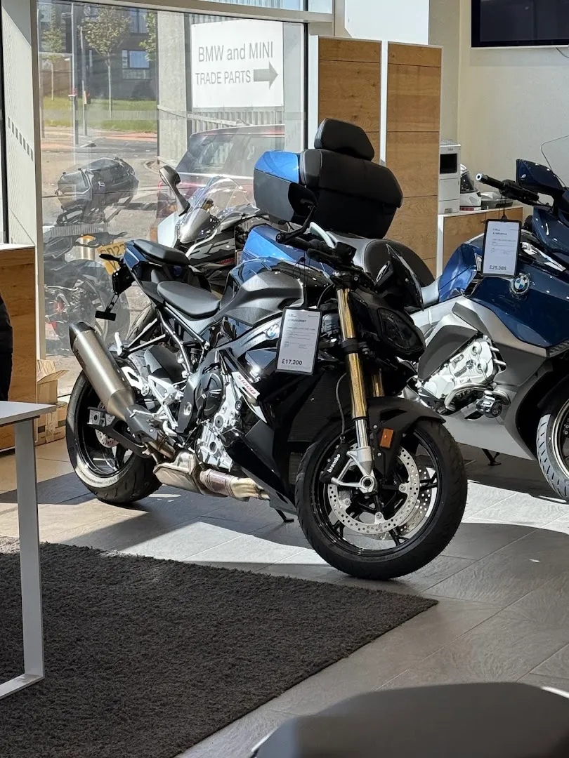 Douglas Park BMW Pinkston photo 9