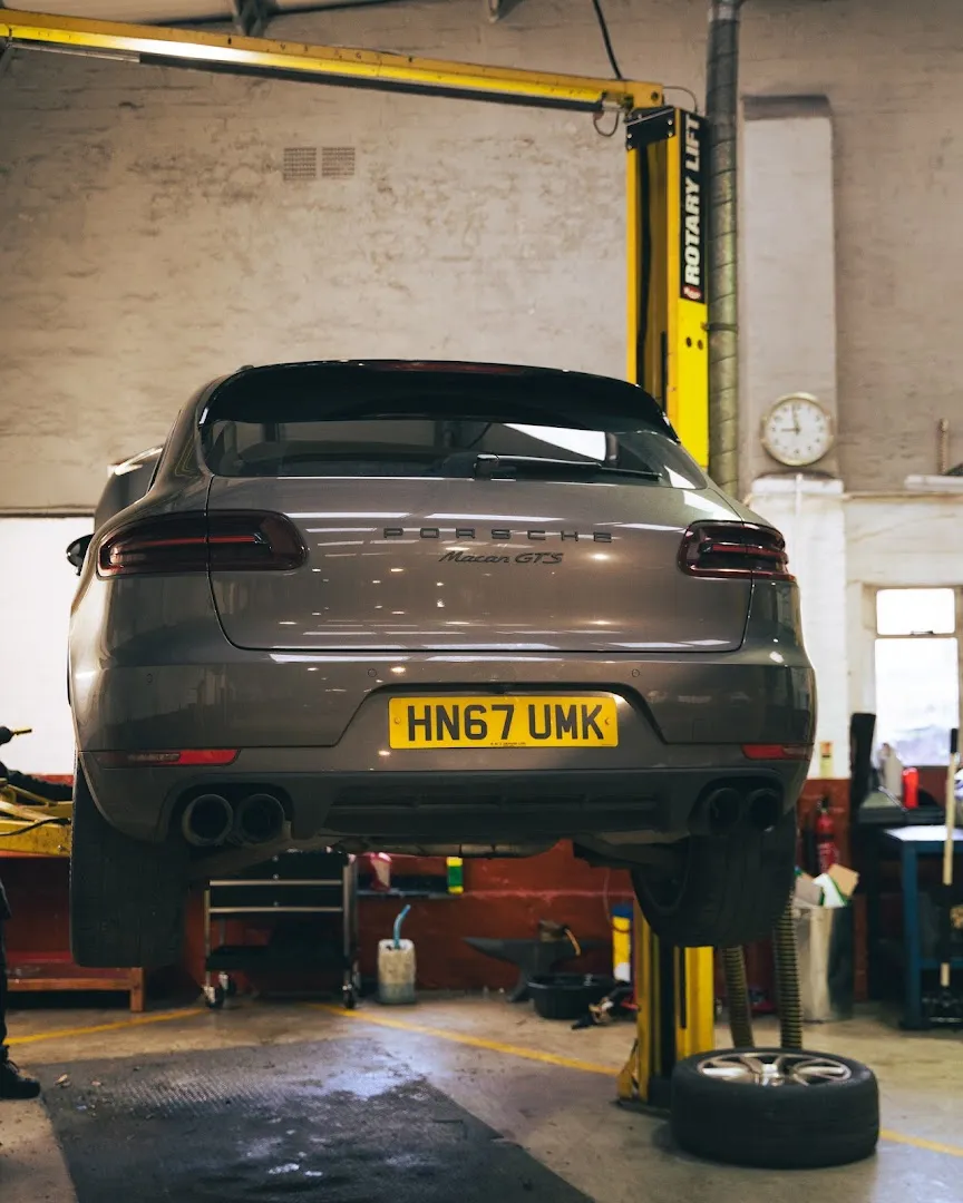 E&J JARVIS LTD photo 4