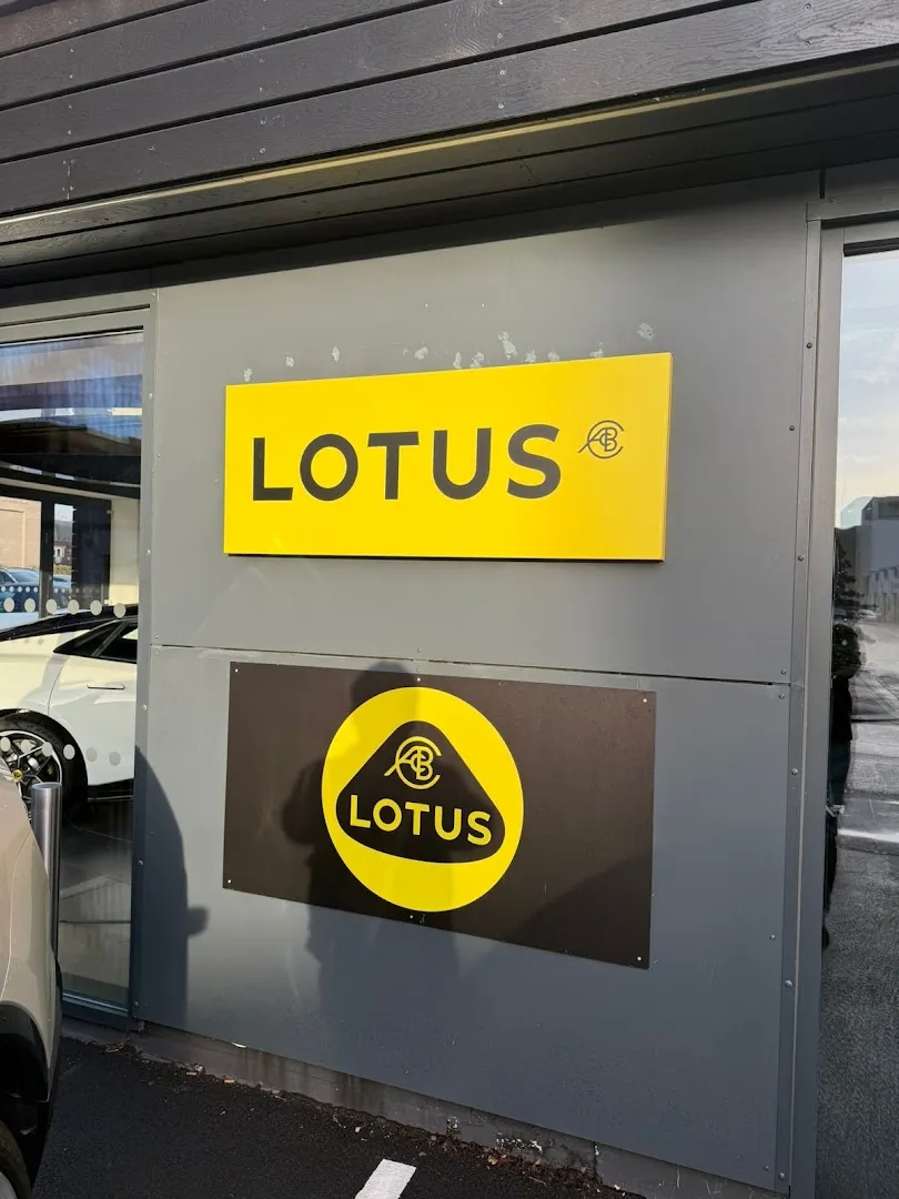 Endeavour Lotus West London photo 9