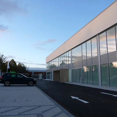 Endeavour Volvo North West London photo 3