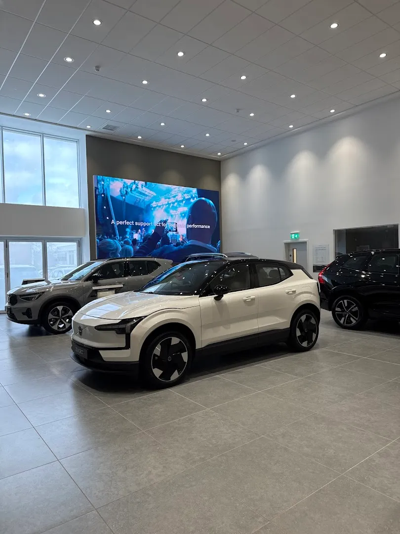 Endeavour Volvo North West London photo 4