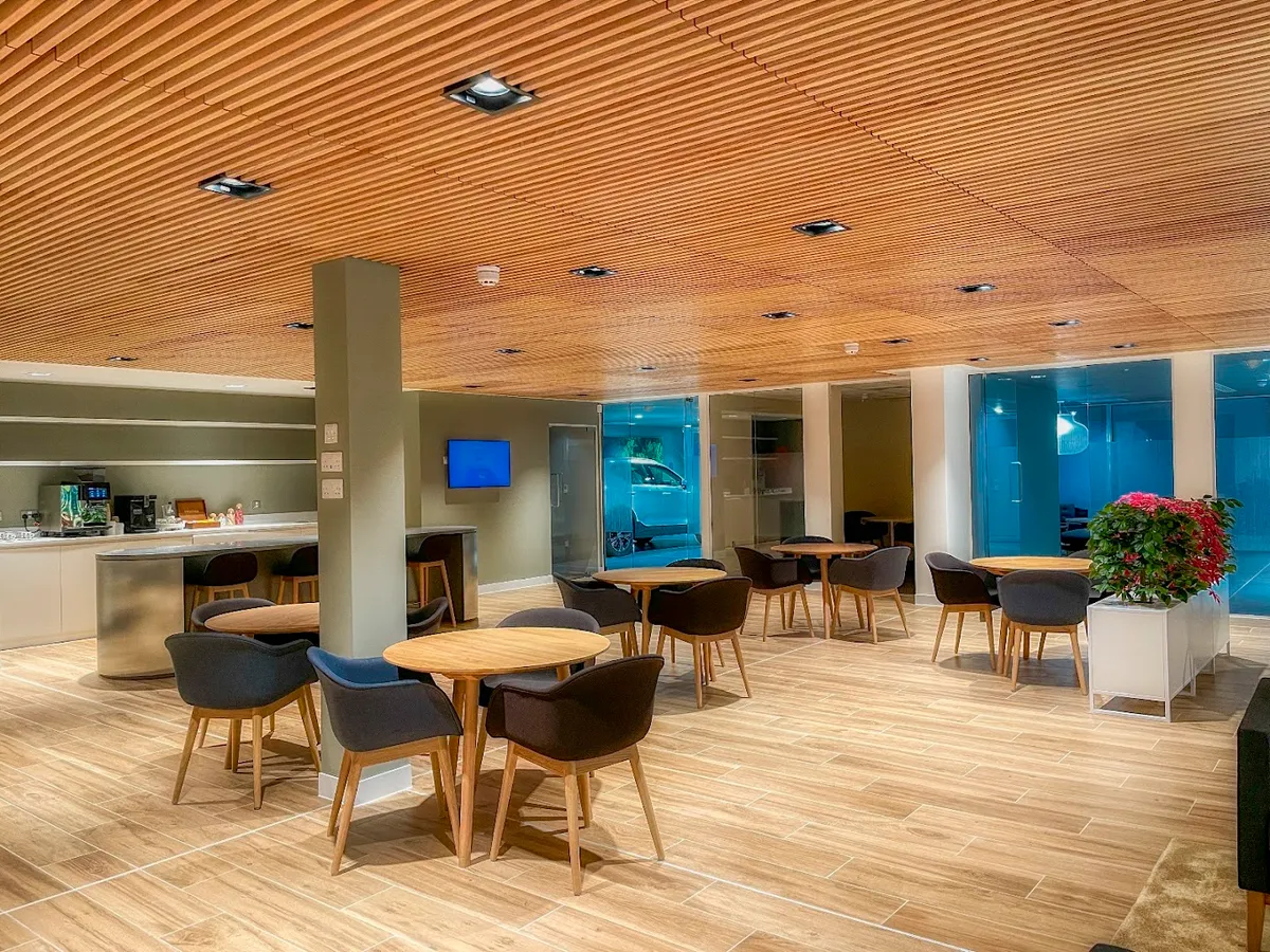 Endeavour Volvo North West London photo 7