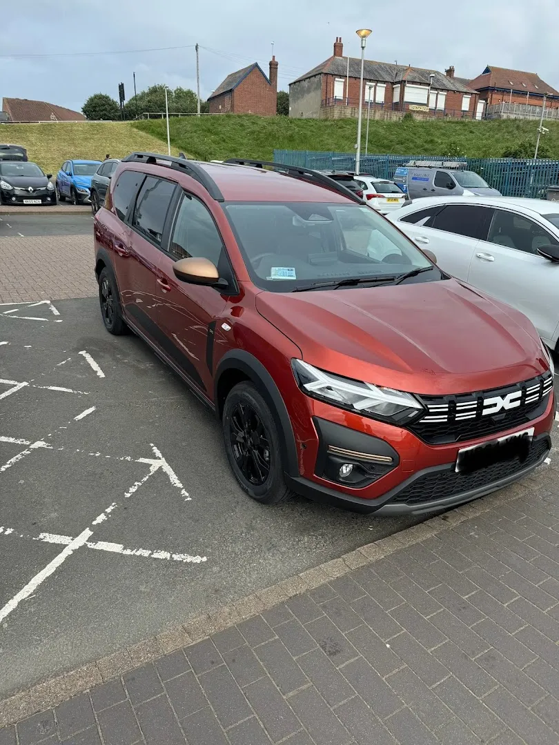 Evans Halshaw Dacia Sunderland photo 9
