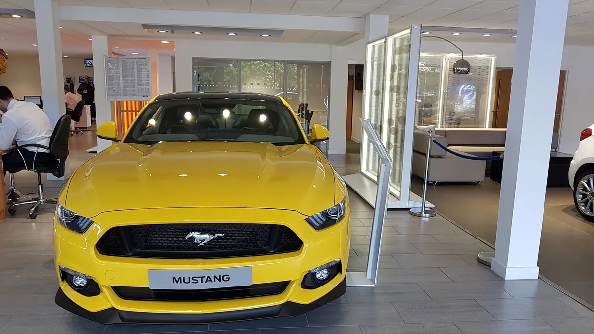 Evans Halshaw Ford Glasgow photo 7