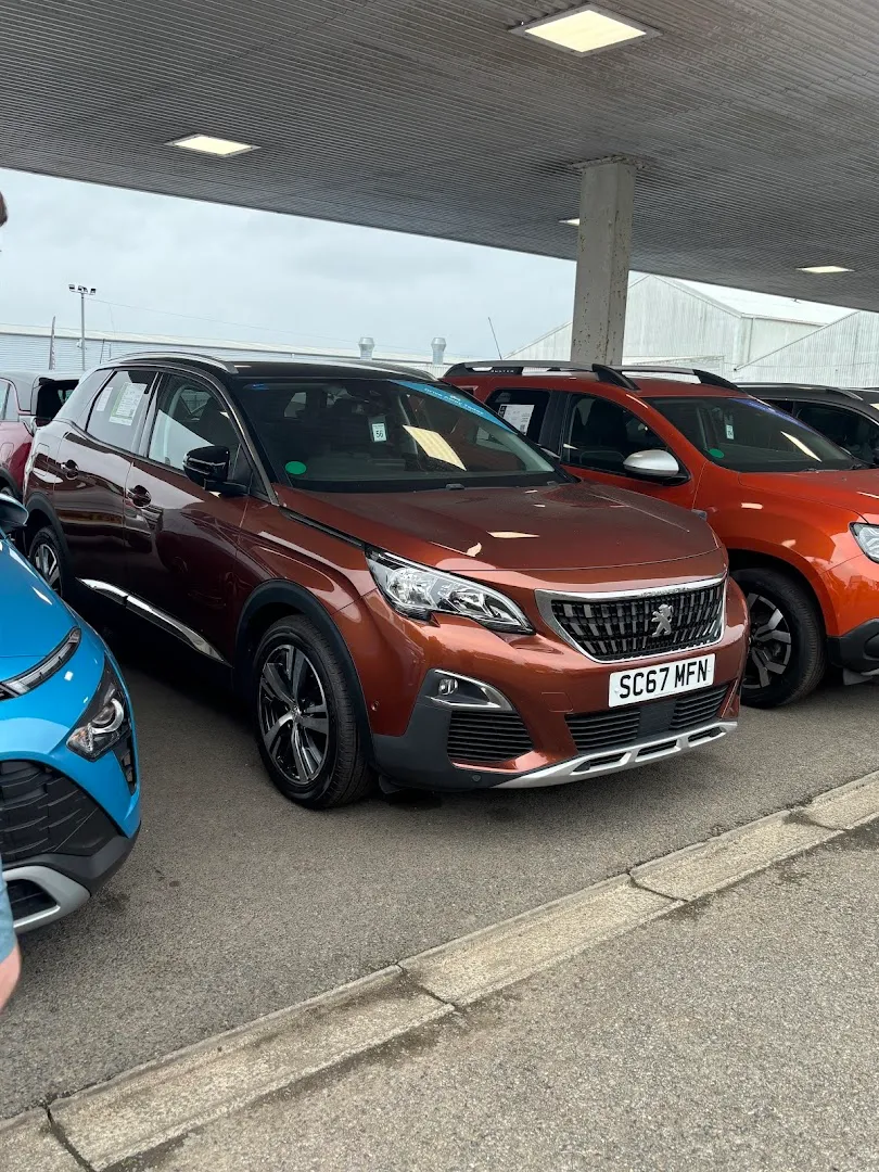 Evans Halshaw Renault Edinburgh photo 4