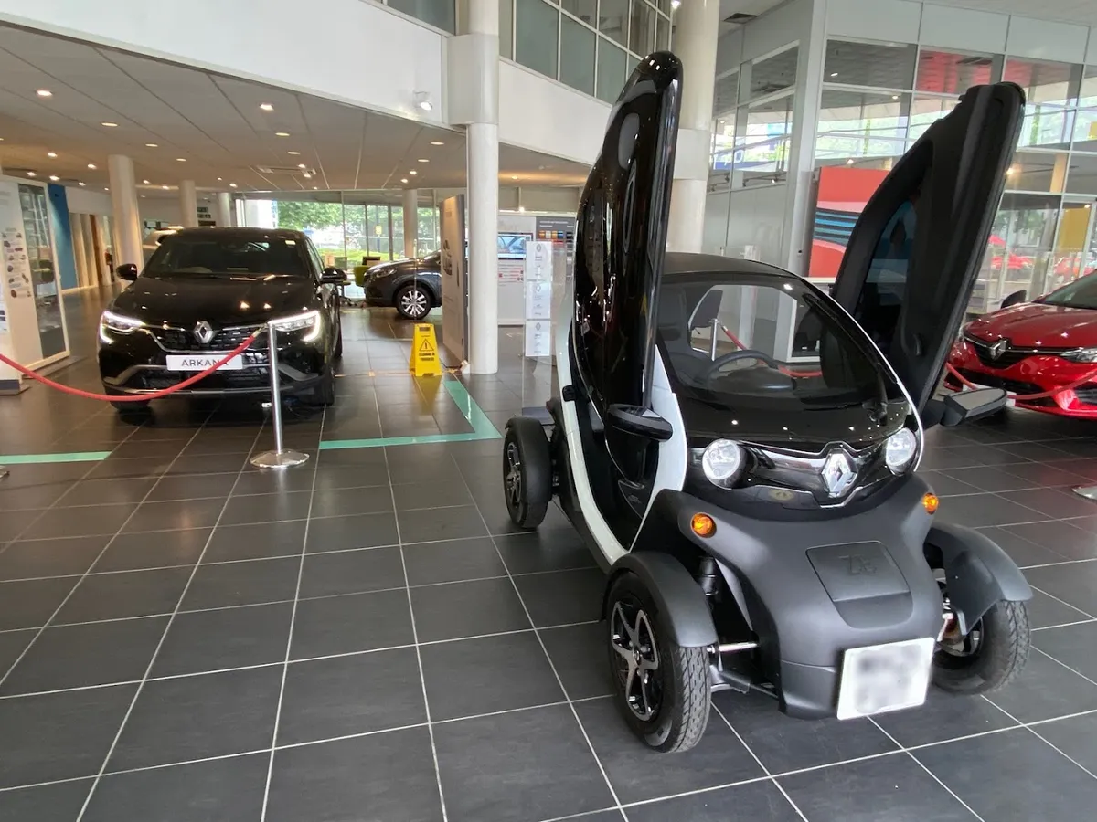 Evans Halshaw Renault Manchester photo 4