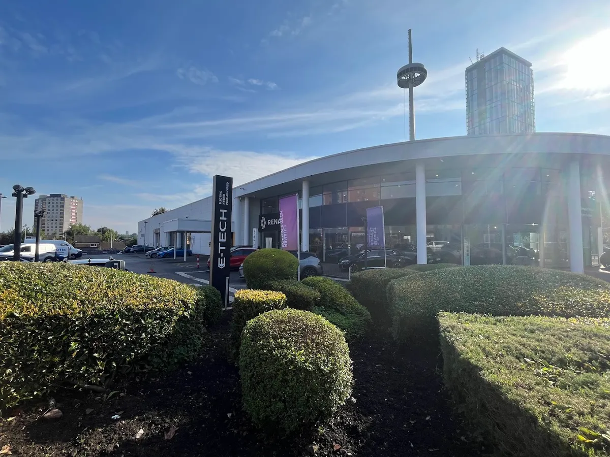 Evans Halshaw Renault Manchester photo 5