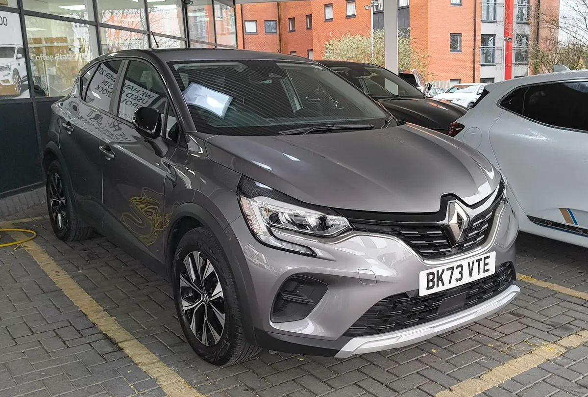 Evans Halshaw Renault Manchester photo 10