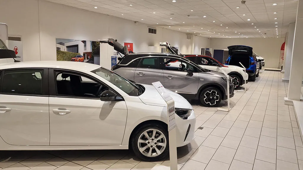 Evans Halshaw Vauxhall Cardiff photo 8