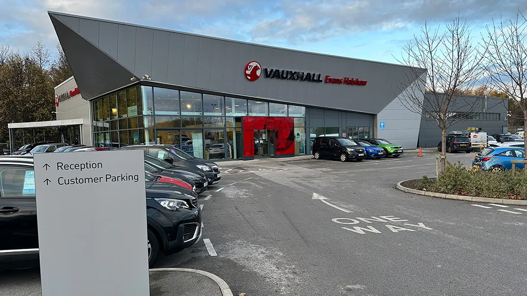 Evans Halshaw Vauxhall Leeds — Vauxhall dealer in Leeds