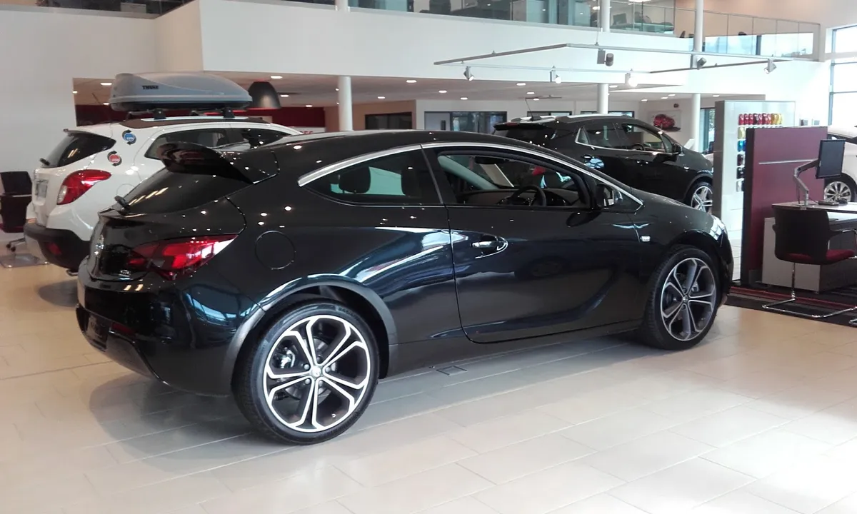 Evans Halshaw Vauxhall Leeds photo 6