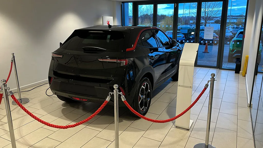 Evans Halshaw Vauxhall Leeds photo 7