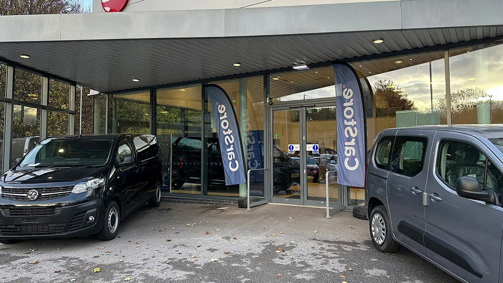 Evans Halshaw Vauxhall Leeds photo 9