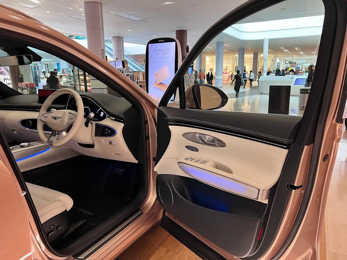 Genesis Studio London Westfield photo 4