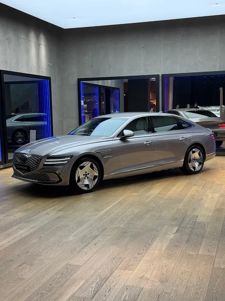 Genesis Studio London Westfield photo 6